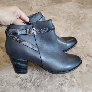 Vionic Women's Upright Upton Bootie Dark Grey Size 9